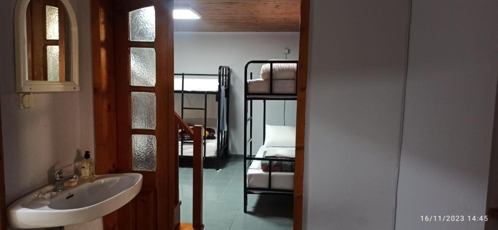 Royal 3 Hostel Tirana Buitenkant foto